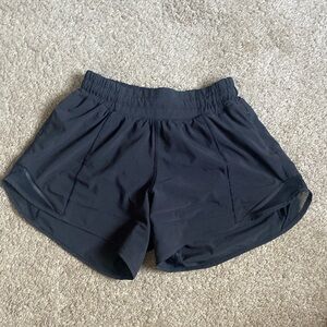 lululemon hotty hot short | high rise | size 2, 4 inch | black